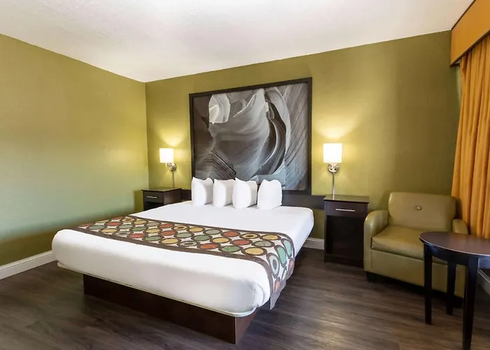 Super 8 By Wyndham Nau/downtown Conference Center Flagstaff