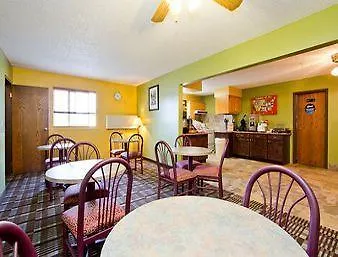 Super 8 By Wyndham Nau/downtown Conference Center 2*