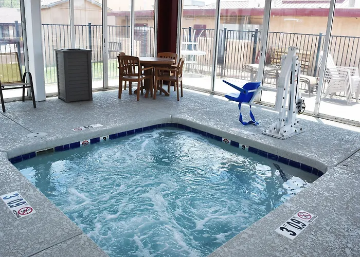 Super 8 By Wyndham Nau/downtown Conference Center Motel Flagstaff