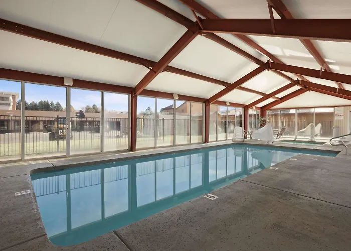 Super 8 By Wyndham Nau/downtown Conference Center Motel 2*