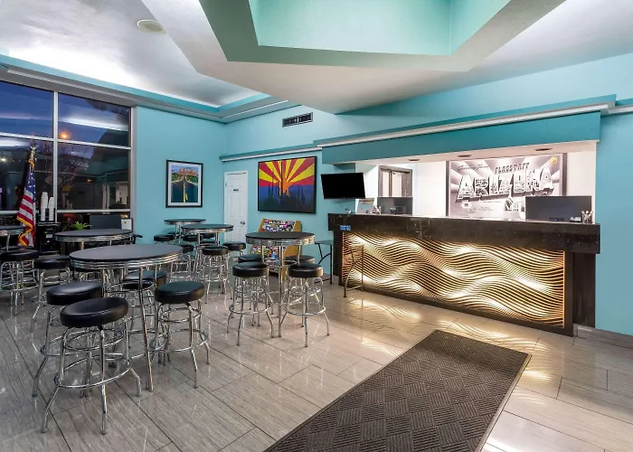Super 8 By Wyndham Nau/downtown Conference Center Motel 2*