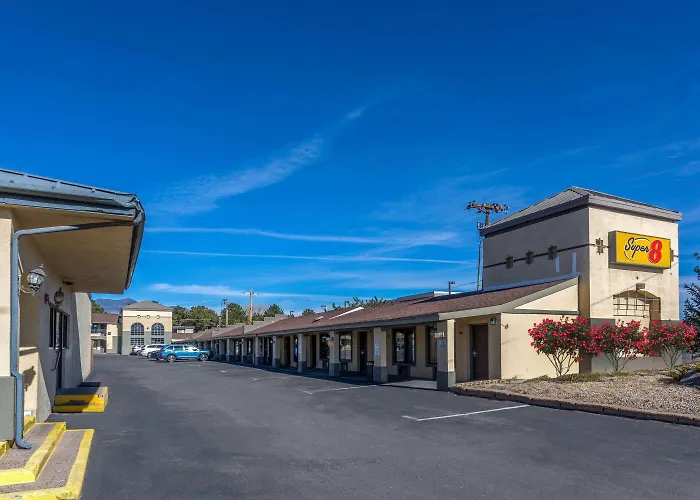 Motel Super 8 By Wyndham Nau/downtown Conference Center 2*