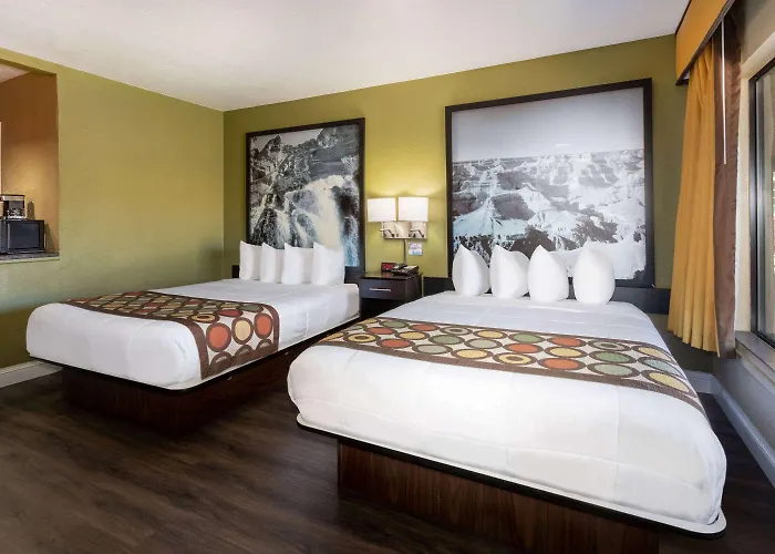 Super 8 By Wyndham Nau/downtown Conference Center Flagstaff