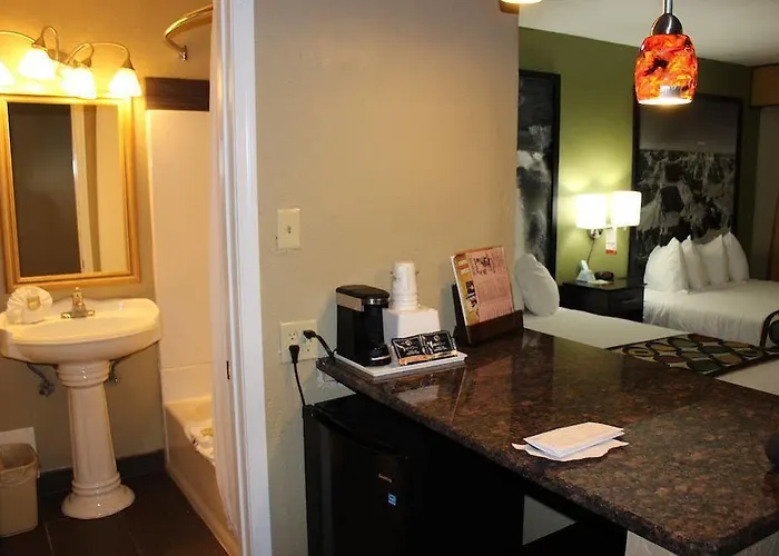 Motel Super 8 By Wyndham Nau/downtown Conference Center 2*